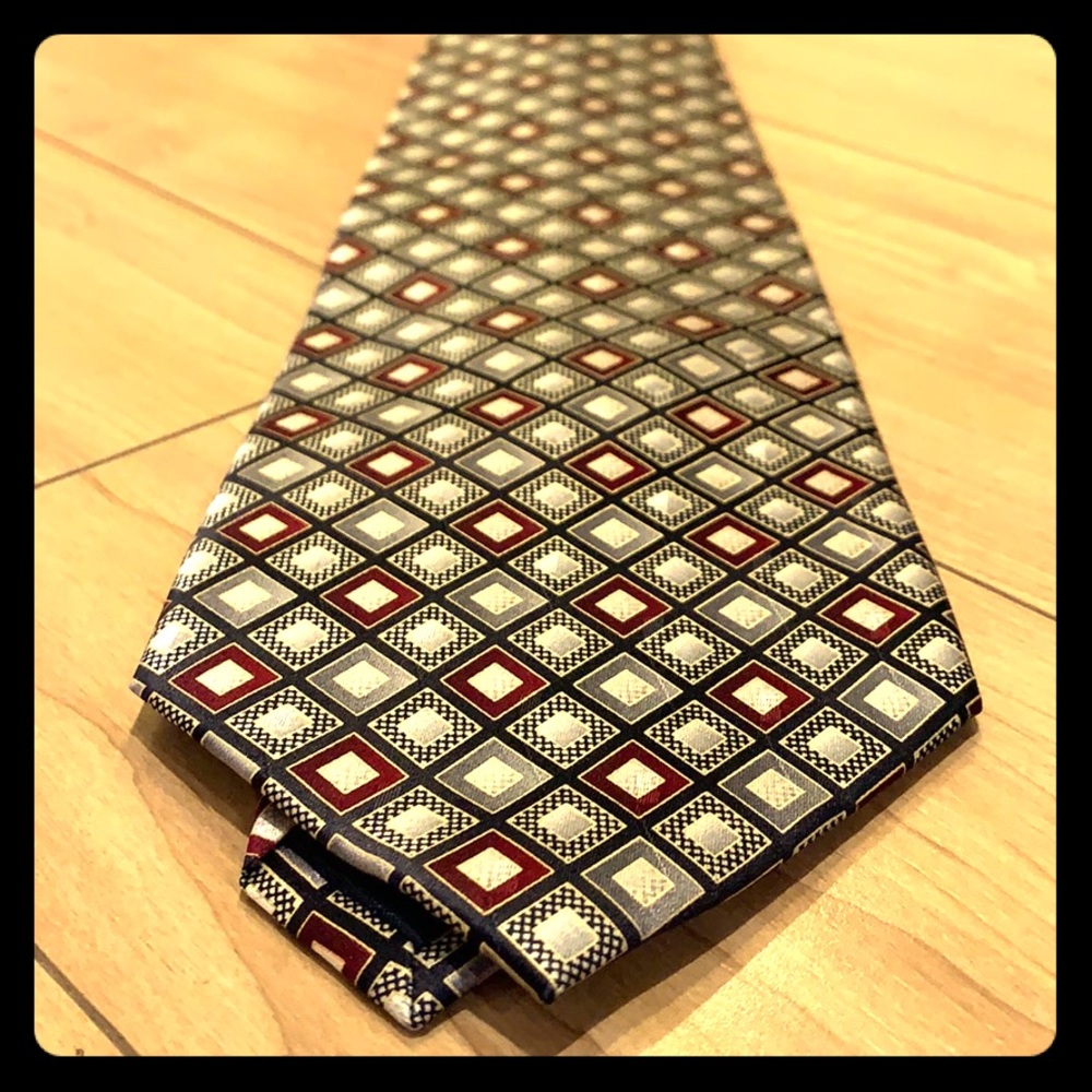 100% silk - handmade Pierre Cardin tie